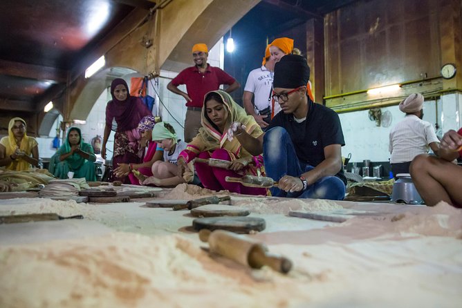 Gurudwara Bangla Sahib Walking and Taste Tour - Good To Know