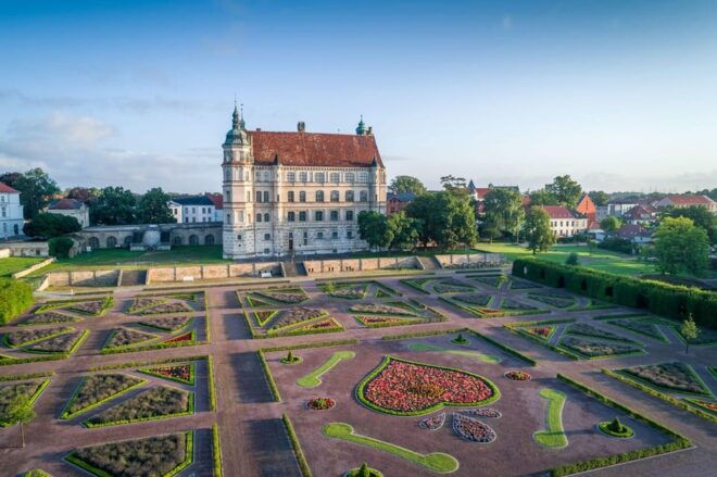 Güstrow: Guided Tour of the Historic City Center - Booking and Cancellation