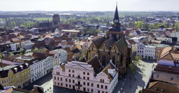 Güstrow: Guided Tour of the Historic City Center - City History in 90 Minutes