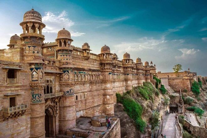Gwalior: Gwalior Fort and Jai Vilas Palace Private Day Trip - Tour Experience