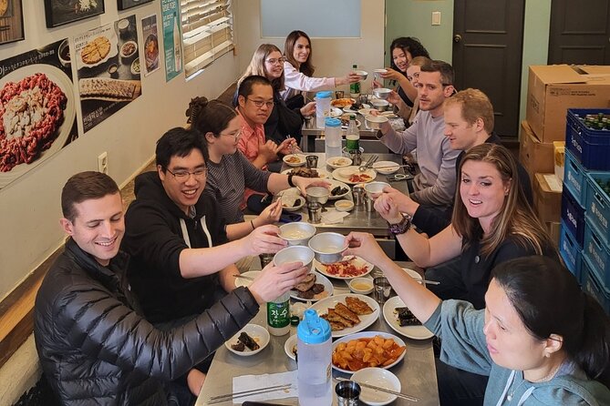 Gwangjang Market Netflix Food Walking Tour With Insadong - Gwangjang Market: A Food Lovers Paradise