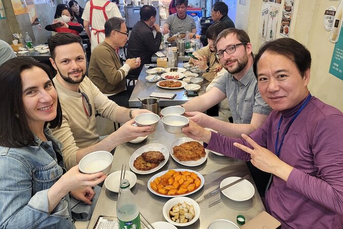 Gwangjang Market Netflix Food Walking Tour With Insadong - Uncovering Hidden Gems in Insadong