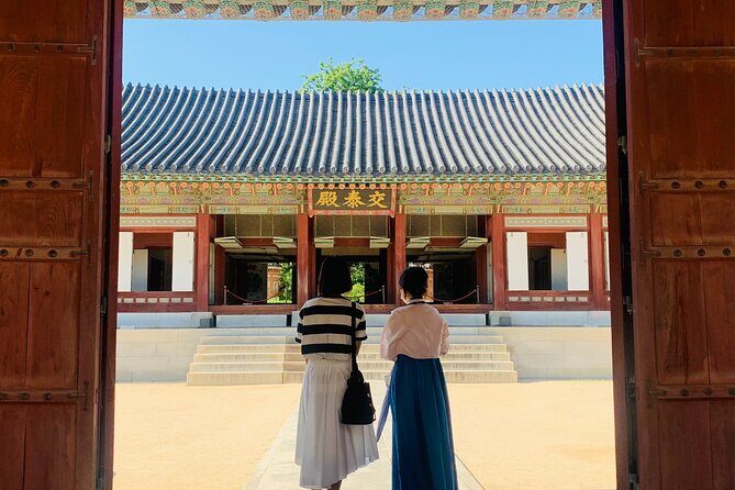 Gyeongbokgung Unveiled: A Tour with an Former Official Guide - Good To Know