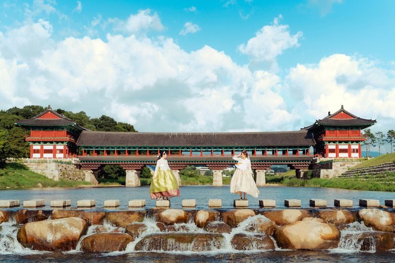 Gyeongju Full-Day Small Group Photo Tour with Photographer - What makes this Gyeongju tour different