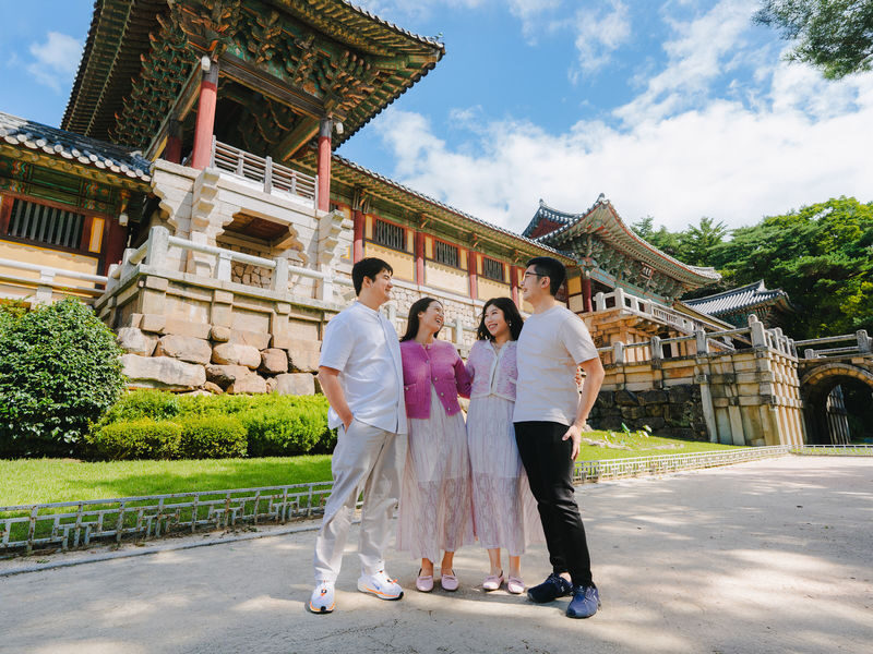 Gyeongju Full-Day Small Group Photo Tour with Photographer - Hwangridan-gil: two hours to eat, browse and set your own pace