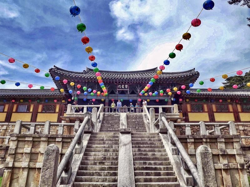 Gyeongju Full-Day UNESCO Sites Guided Tour - Hwangnidan-gil brings the day back to the present