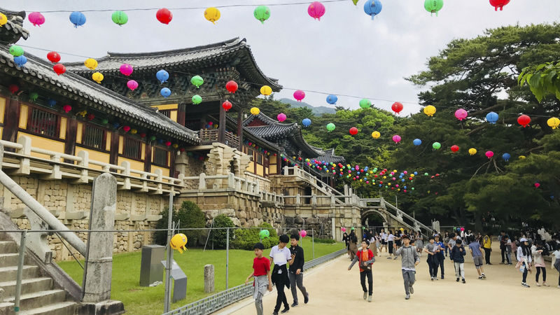 Gyeongju Historical Daereungwon Royal Tomb Complex, Yangdong Village, and Anapji Full Day Tour from Busan - At a glance: six useful points