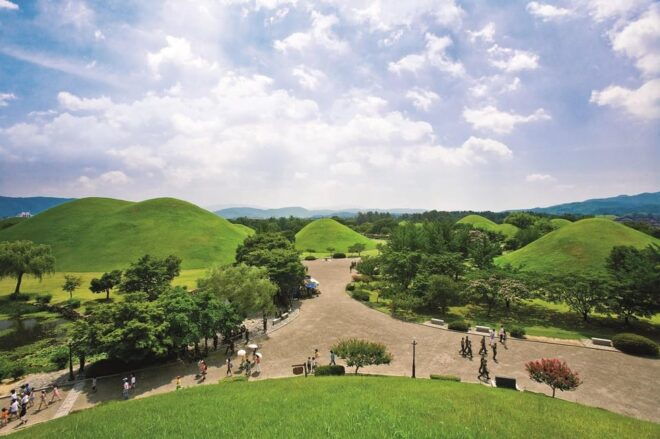 Gyeongju: UNESCO Highlights Tour With Guide and Ticket - Included Services