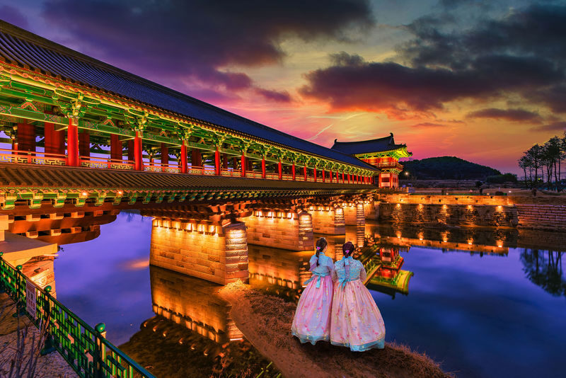 Gyeongju UNESCO World Heritage Day Tour from Busan - What the guide and group format add
