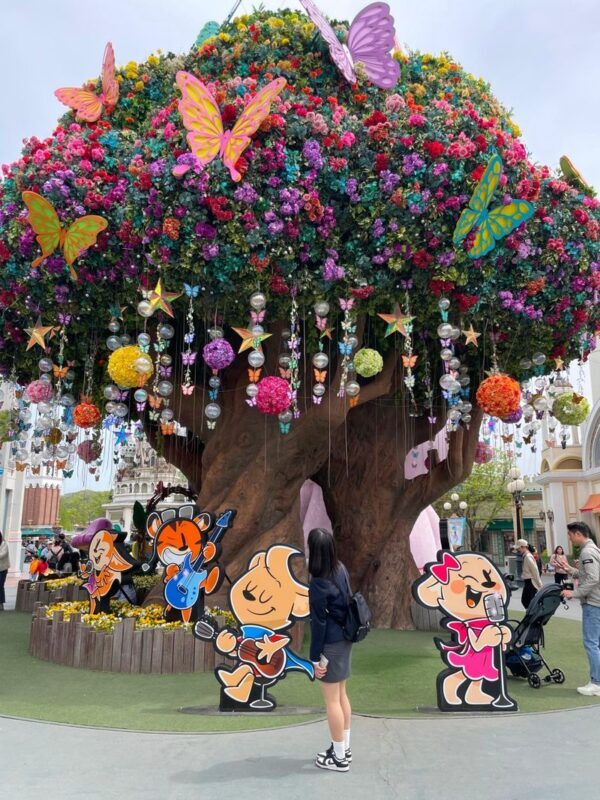 Gyobokmall Korean School Uniform Rental Yongin Everland - The shuttle is part of the outing