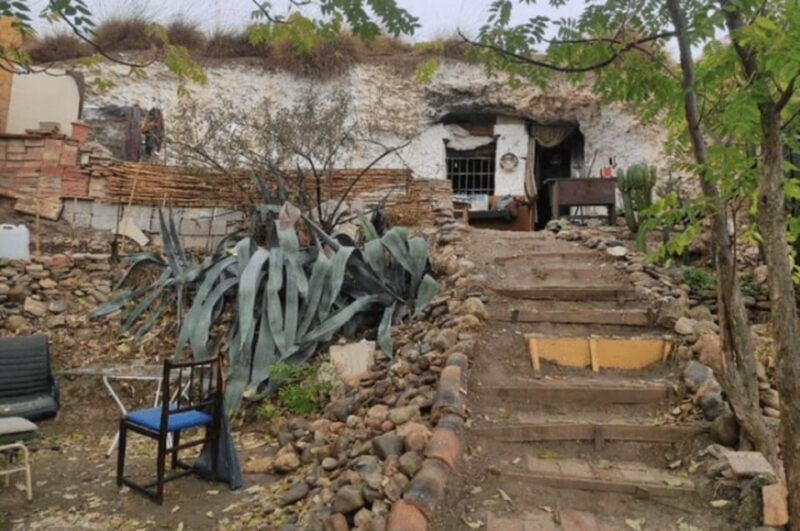 Gypsy Life: Sacromonte and the Caves Private Tour - Exploring the Unique Cave Dwellings