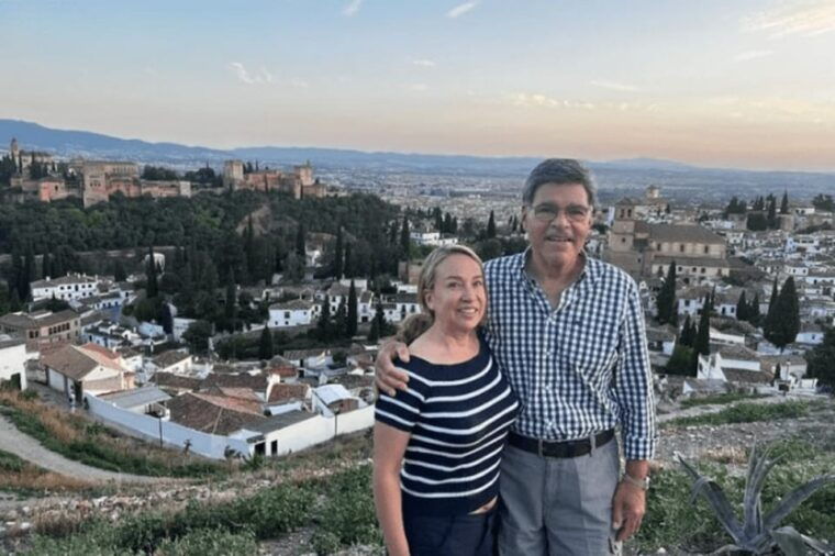 Gypsy Life: Sacromonte and the Caves Private Tour - Navigating the Uneven Terrain of the Neighborhood