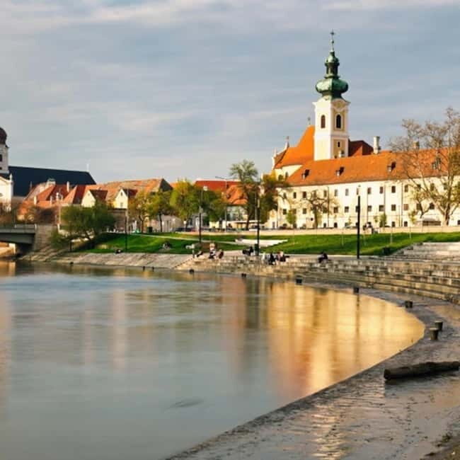 Gyr: 2-Hour Private Boat Sightseeing Tour - Who Should Consider This Tour?