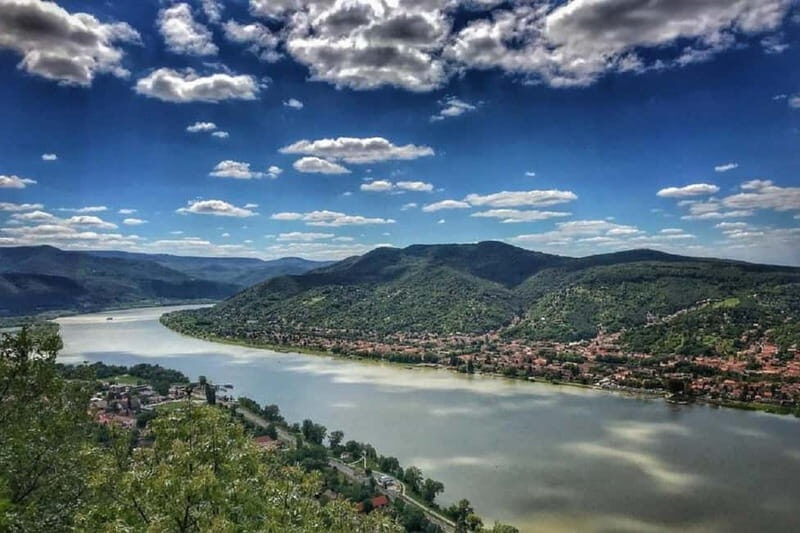 Gyr: Private Boat Tour to Visegrád with Danube Bend Views - Good To Know