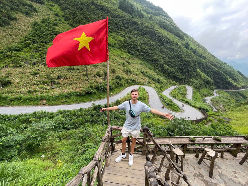 Ha Giang 3-Day Ma Pi Leng Pass & Nho Que River Tour - Dong Van, villages, and local culture