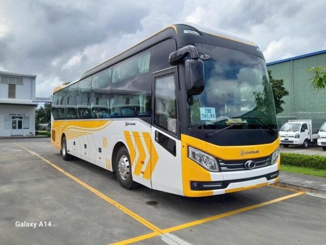 Ha Giang: Bus Transfer to Cat Ba Island and Back - Onboard Amenities