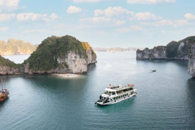 Ha Long Bay 1-Day Seesighting, Kayaking, And Sunset Party - Best Time to Visit