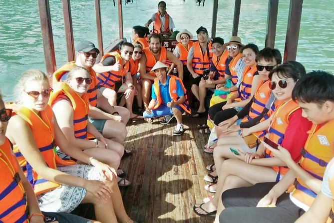 Ha Long Bay 2D1N on a 4-Star Cruise - Dining Options