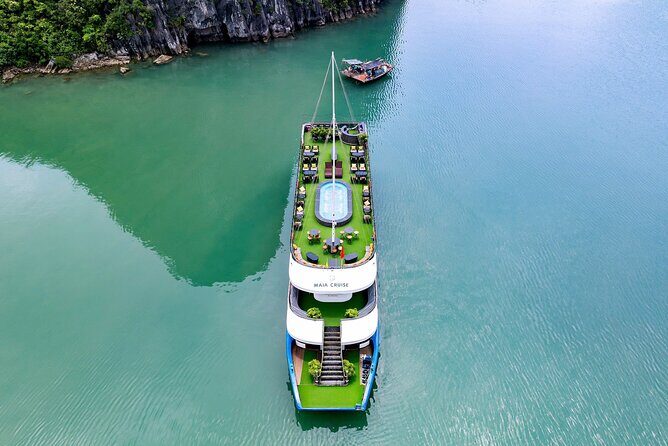 Ha Long Bay 5 Star Day Tour from Hanoi with Lunch & Kayaking - The Journey Begins: Pickup & Transfer