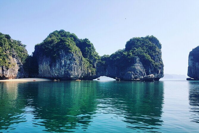 Ha Long Bay and Lan Ha Bay Cruise Experience - An In-Depth Look at the Ha Long and Lan Ha Bay Cruise