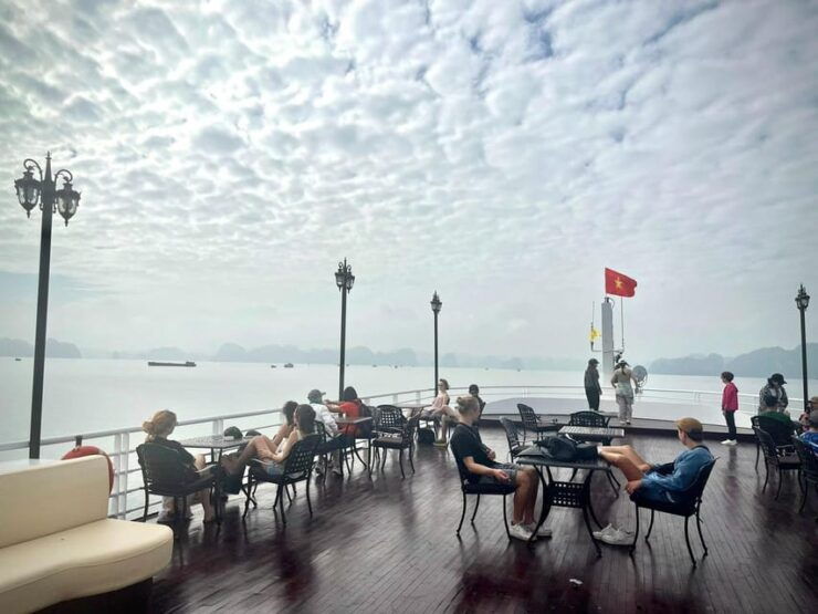 Ha Long Bay Day Cruise With Pick up and Drop off - Itinerary and Experience