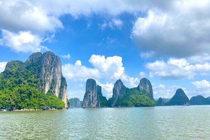 Ha Long Bay Deluxe Trip: 4 Hours Cruise, Cave Discovery and Lunch - FAQs
