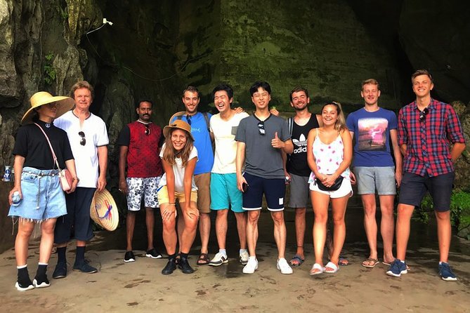 Ha Long Bay - Lan Ha Bay 2D1N on 4-star Cruises - Date and Travelers