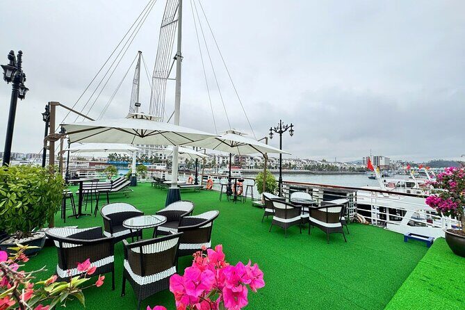 Ha Long Bay Luxury Day Cruise with Buffet Lunch, Caves & Kayaking - Hang Luon Cave: Paddling and Relaxation