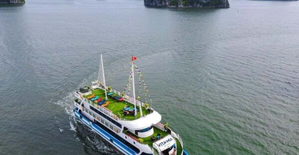 Ha Long Full Day Trip ;Sung Sot Cave, Titov Island, Kayaking - What to Bring