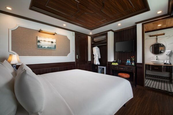 Ha Long: Lan Ha Bay 2-Day 5 Star Cruise With Luxury Cabin - The Sum Up