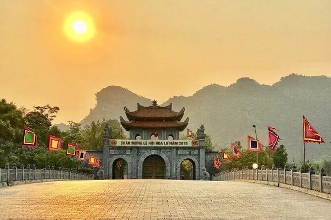 Ha Noi 3D2N Ninh Binh and Lan Ha Bay Adventure - An In-Depth Look at the 3-Day Northern Vietnam Tour