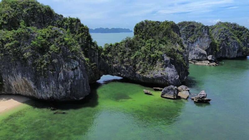 Ha Noi/Cat Ba: Lan Ha bay-Viet Hai village Cycling, Kayaking - The Bottom Line