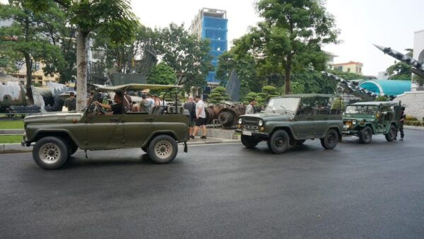 Ha Noi City Tour Insight By Jeep - Local Cuisine and Drinks