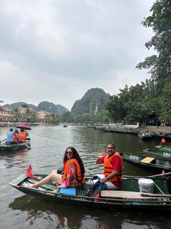 Ha Noi: Explore Ninh Binh Nature in One Day Tour - A Scenic Lunch and UNESCO World Heritage Site