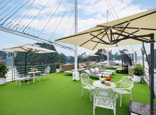 Ha Noi - Ha Long Bay 1 Day/ Luxury Boat/ Buffet Lunch/ Party - Recommended Packing Essentials