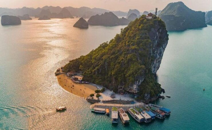 HA NOI: HA LONG- SUNG SOT CAVE- TI TOP ISLAND- LUON CAVE - Good To Know