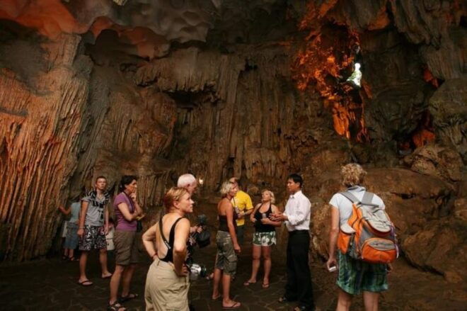 HA NOI: HA LONG- SUNG SOT CAVE- TI TOP ISLAND- LUON CAVE - What to Bring
