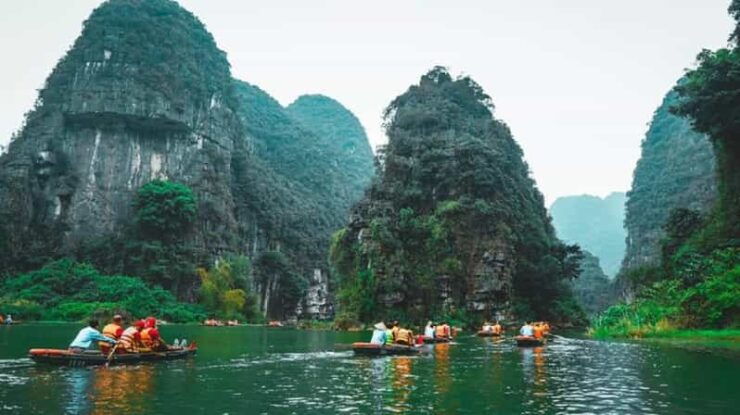 HA NOI: HOA LU - TAM COC - MUA CAVE 1 DAY TRIP BY LIMOUSINE - Itinerary Highlights