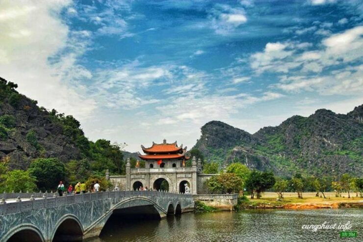 Ha Noi: Hoa Lu -Tam Coc With Buffet Lunch & Cycling - Tour Highlights
