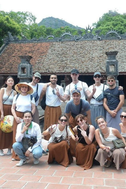 HA NOI: HOA LU - TRANG AN - MUA CAVE DAY TRIP BY LIMOUSINE - Included Services