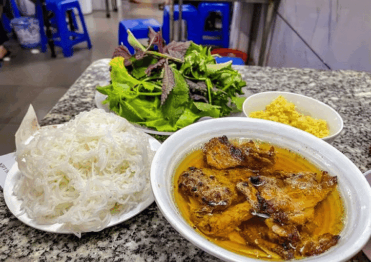Ha Noi Old Quarter Food Tour With Train Street Experience - Itinerary and Activities