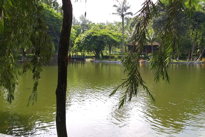 Ha Noi Private City Tour Full Day and Cyclo - Exploring Hoan Kiem Lake and Ngoc Son Temple