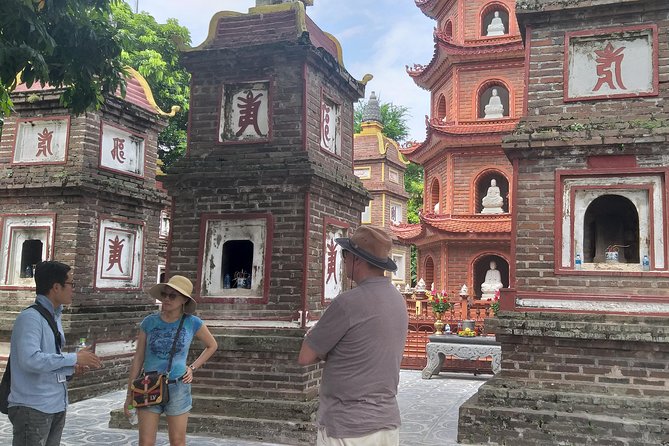 Ha Noi Private City Tour Full Day and Cyclo - Shopping at Dong Xuan Market