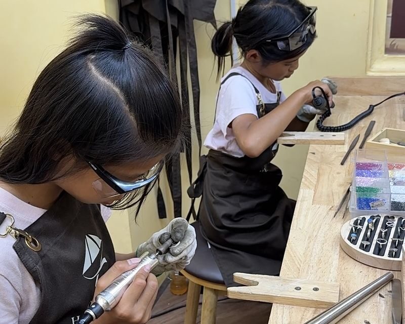 Ha Noi: Silver Jewelry Making Workshop - How much attention will you get?