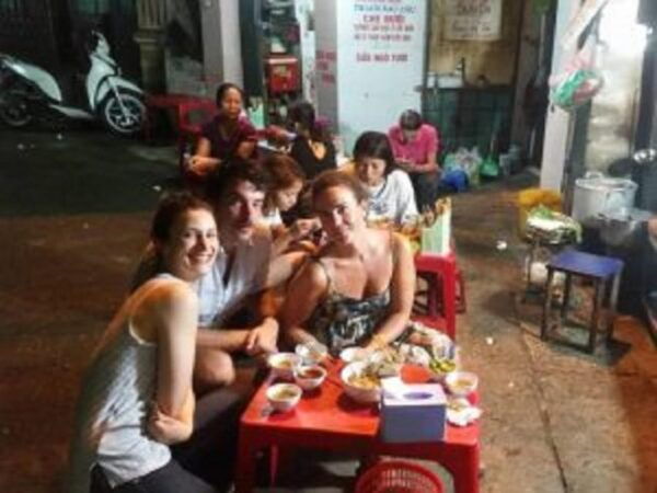 Ha Noi : Small Group Hanoi Street Food Tour - What to Expect