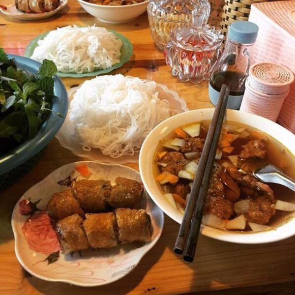 Ha Noi Tasting Street Food Tour and Train Street - Booking Information