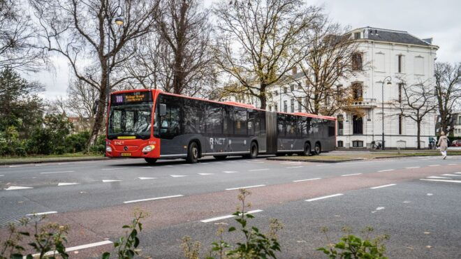 Haarlem: Airport Express Bus Transfer to the City Center - Benefits of Choosing the Airport Express Bus