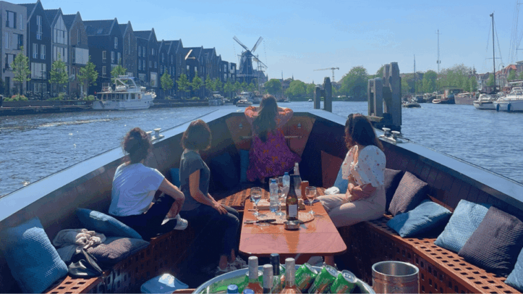 Haarlem: Sightseeing Boat Tour with Snacks and Drinks - Authentic Experiences and Insights from Reviews