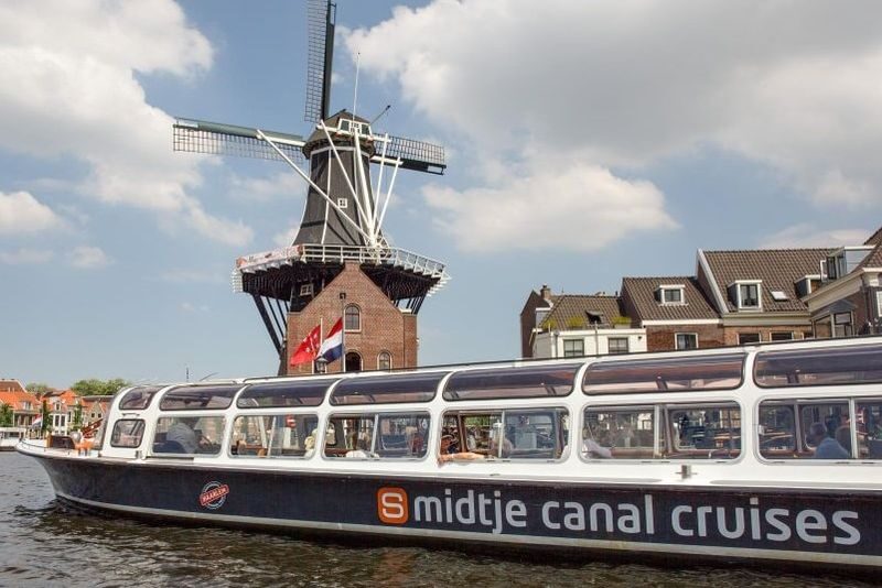 Haarlem Sightseeing Canal Cruise Tour - A canal-side view of Haarlem