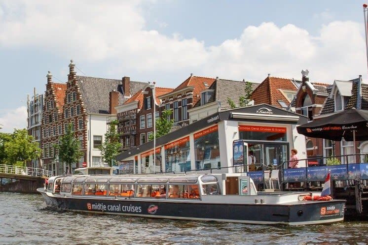 Haarlem Sightseeing Canal Cruise Tour - Audio commentary, comforts, and family details